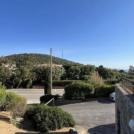 Cala Di Mare Rousse LʼÎle-Rousse