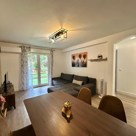 T3 Cala Di Mare Rousse アパート